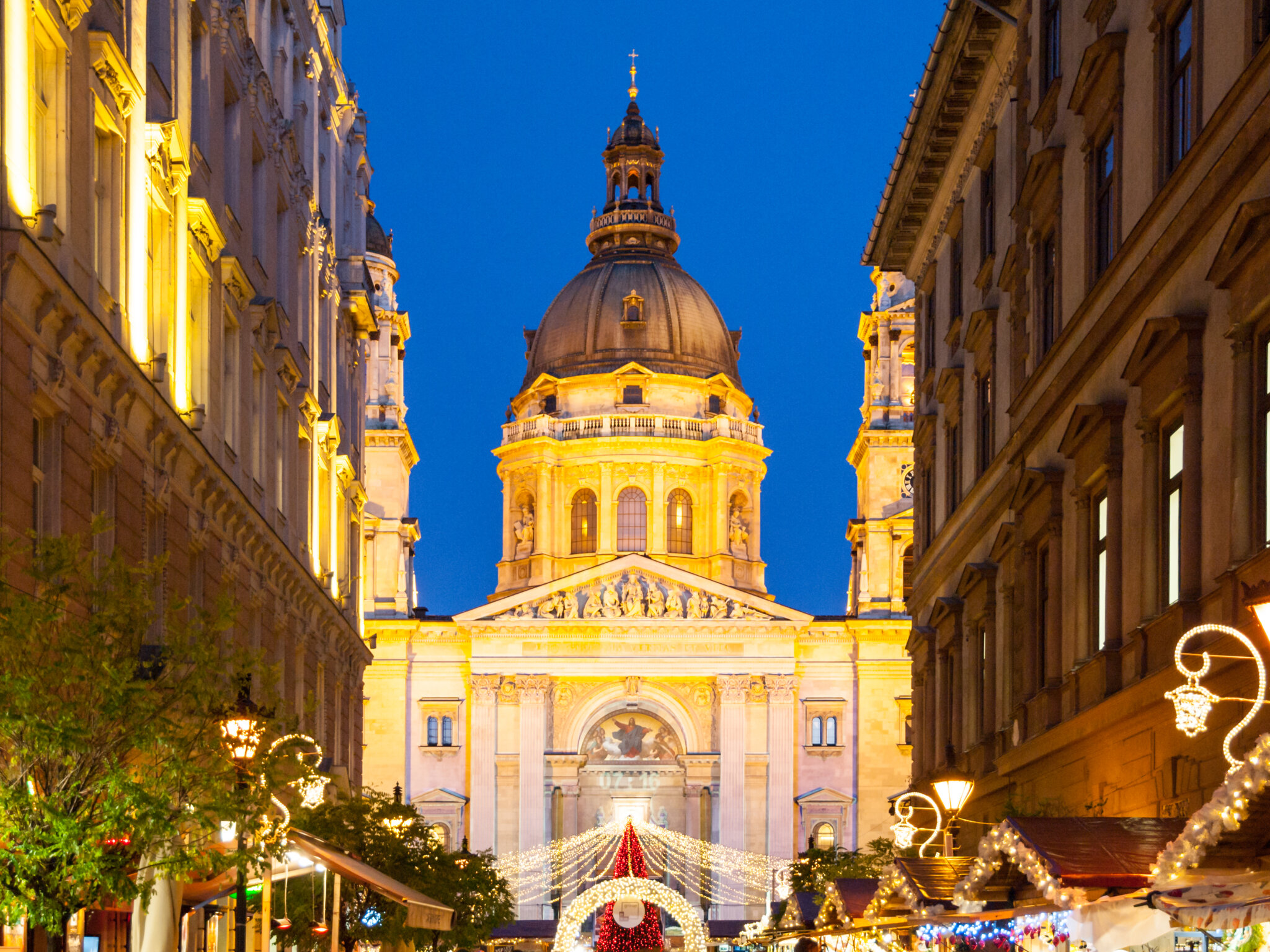 Budapest-Christmas-Market-3-2048x1536